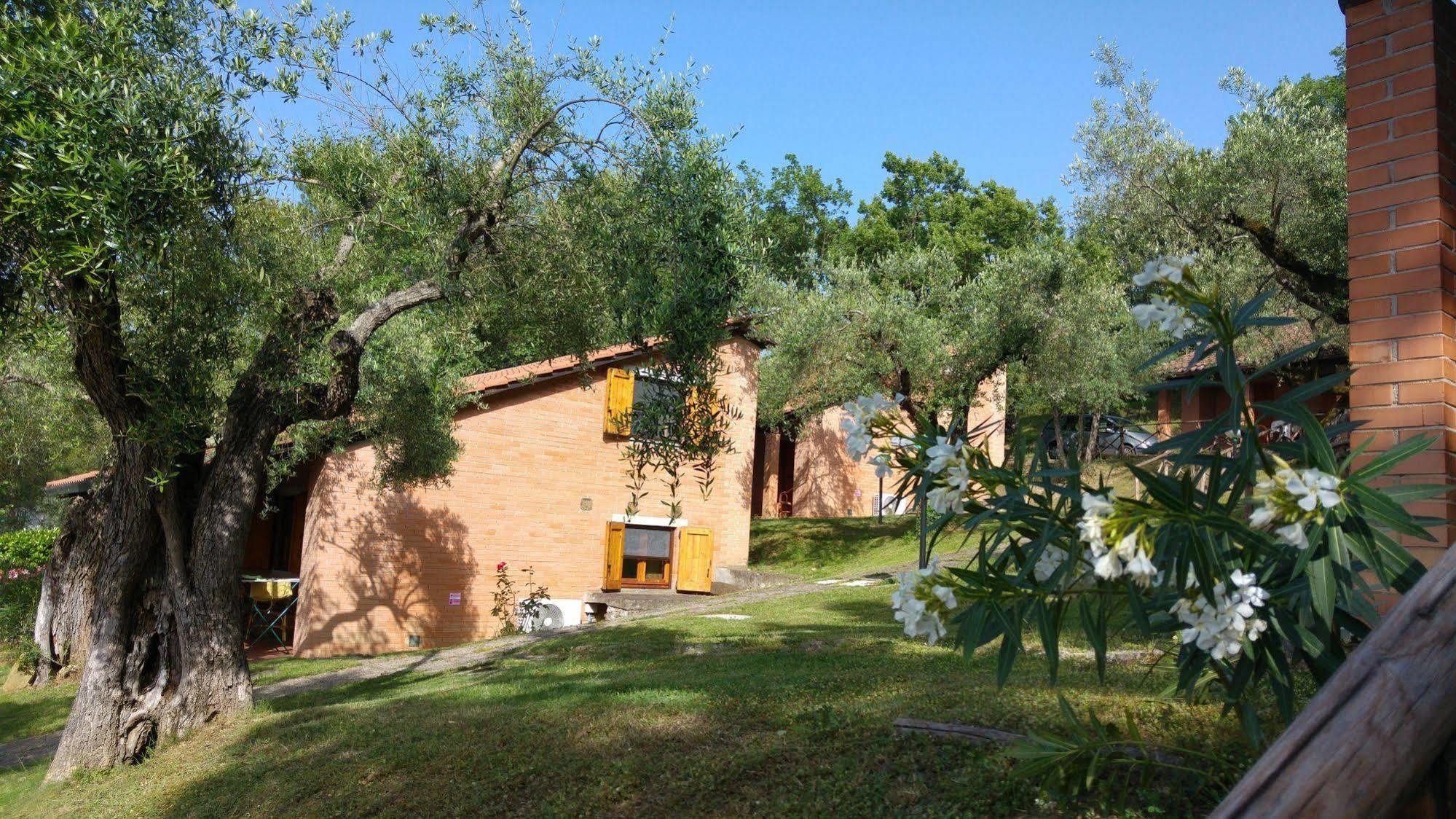 Cerquestra Camping Village Monte del Lago Exterior photo