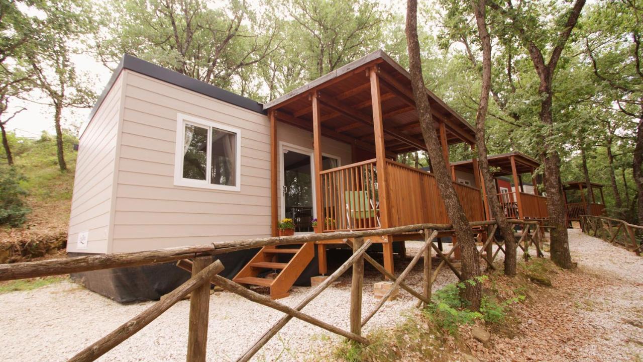 Cerquestra Camping Village Monte del Lago Exterior photo