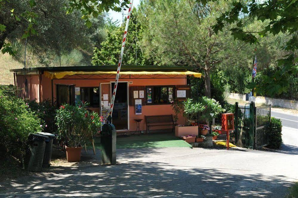 Cerquestra Camping Village Monte del Lago Exterior photo
